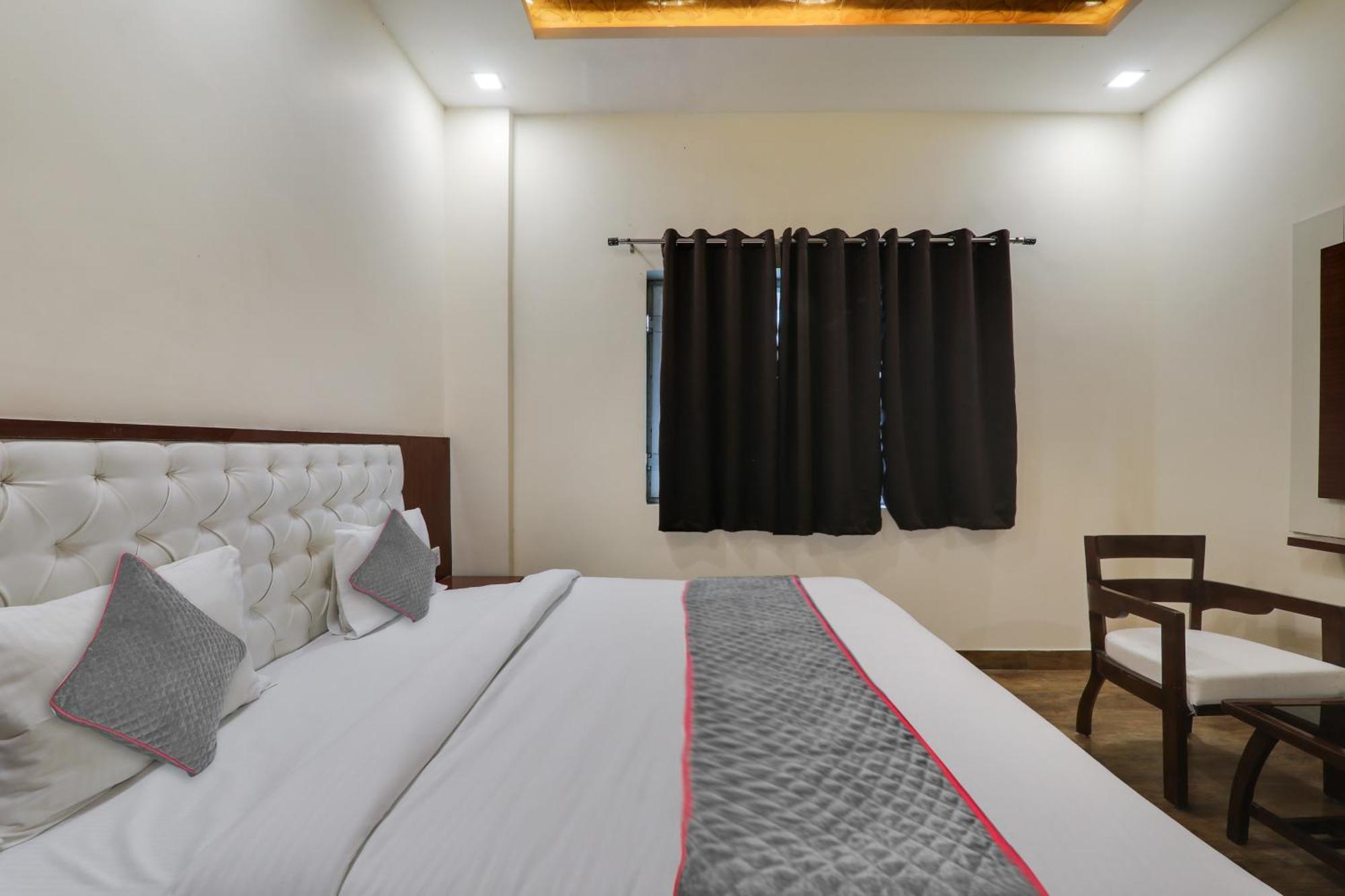 Hotel Townhouse 1259 Trijal 4*
