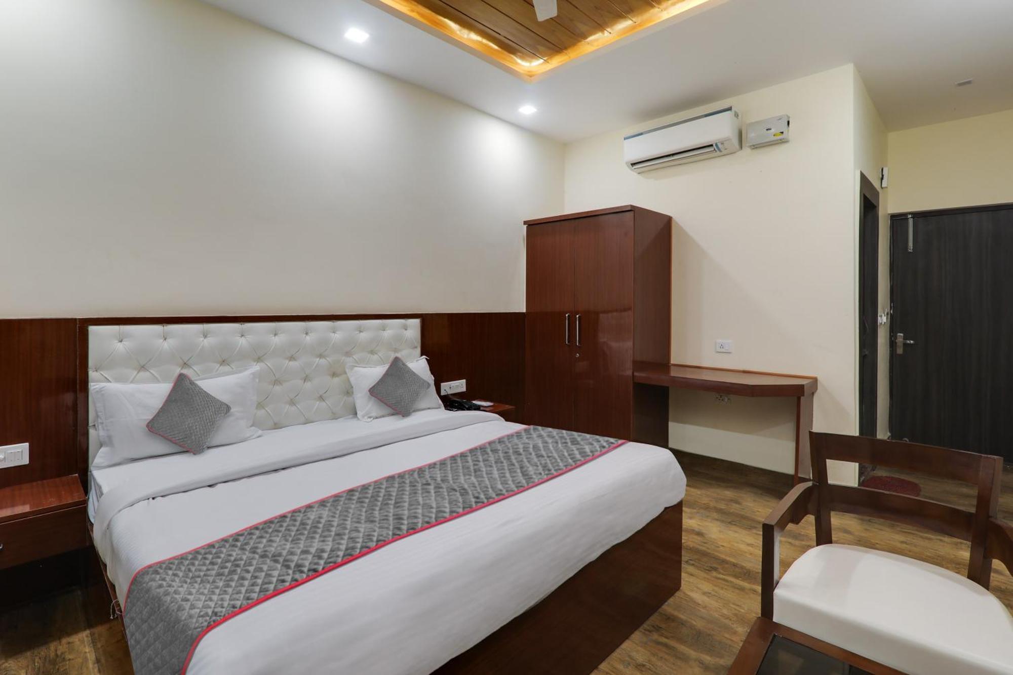 Townhouse 1259 Trijal Hotel